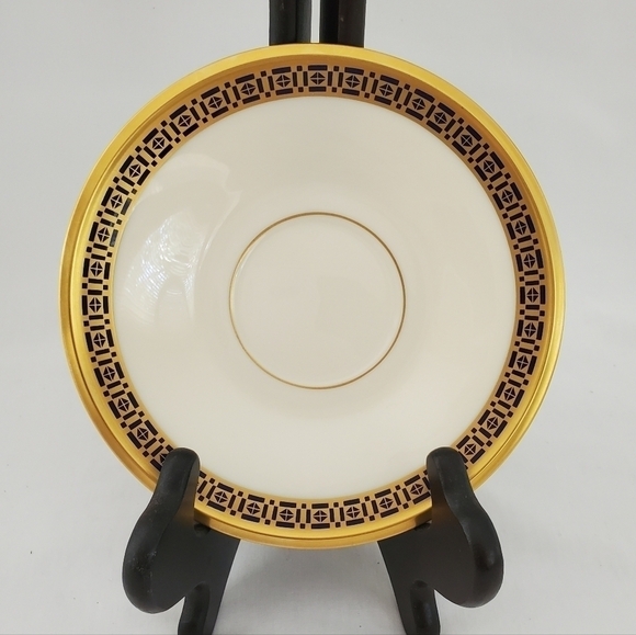 RARE and Discontinued Lenox Tudor Saucer - Picture 1 of 4